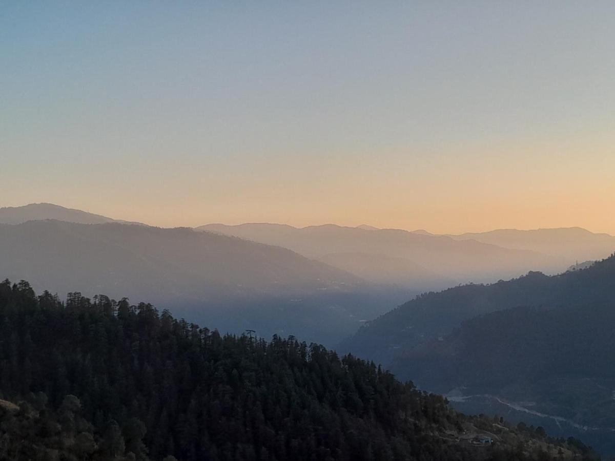 Apartamento Mountain And Peace Shimla Exterior foto
