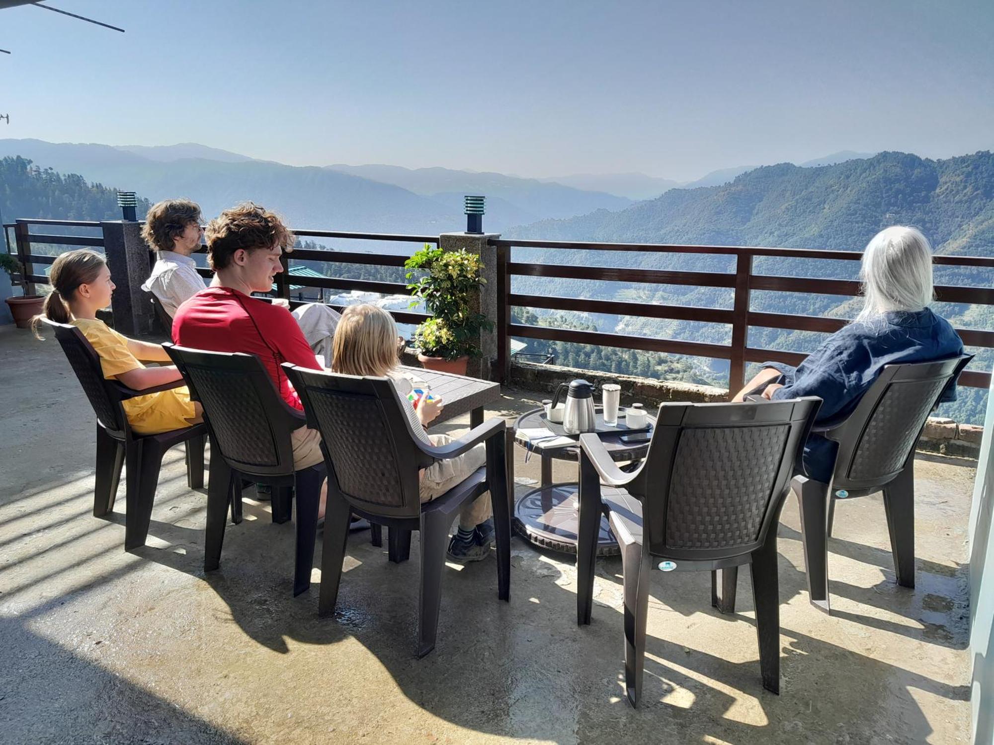 Apartamento Mountain And Peace Shimla Exterior foto