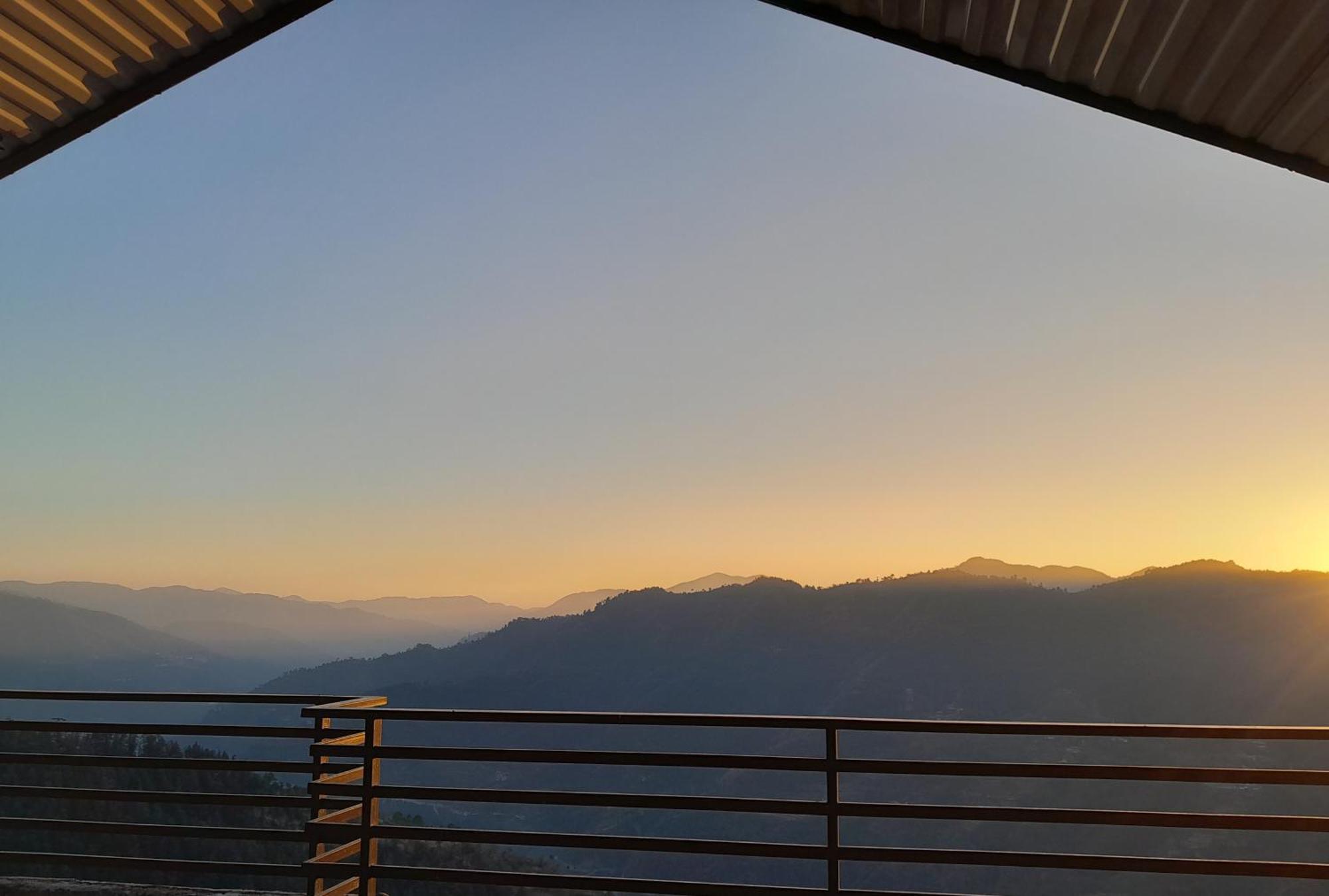 Apartamento Mountain And Peace Shimla Exterior foto