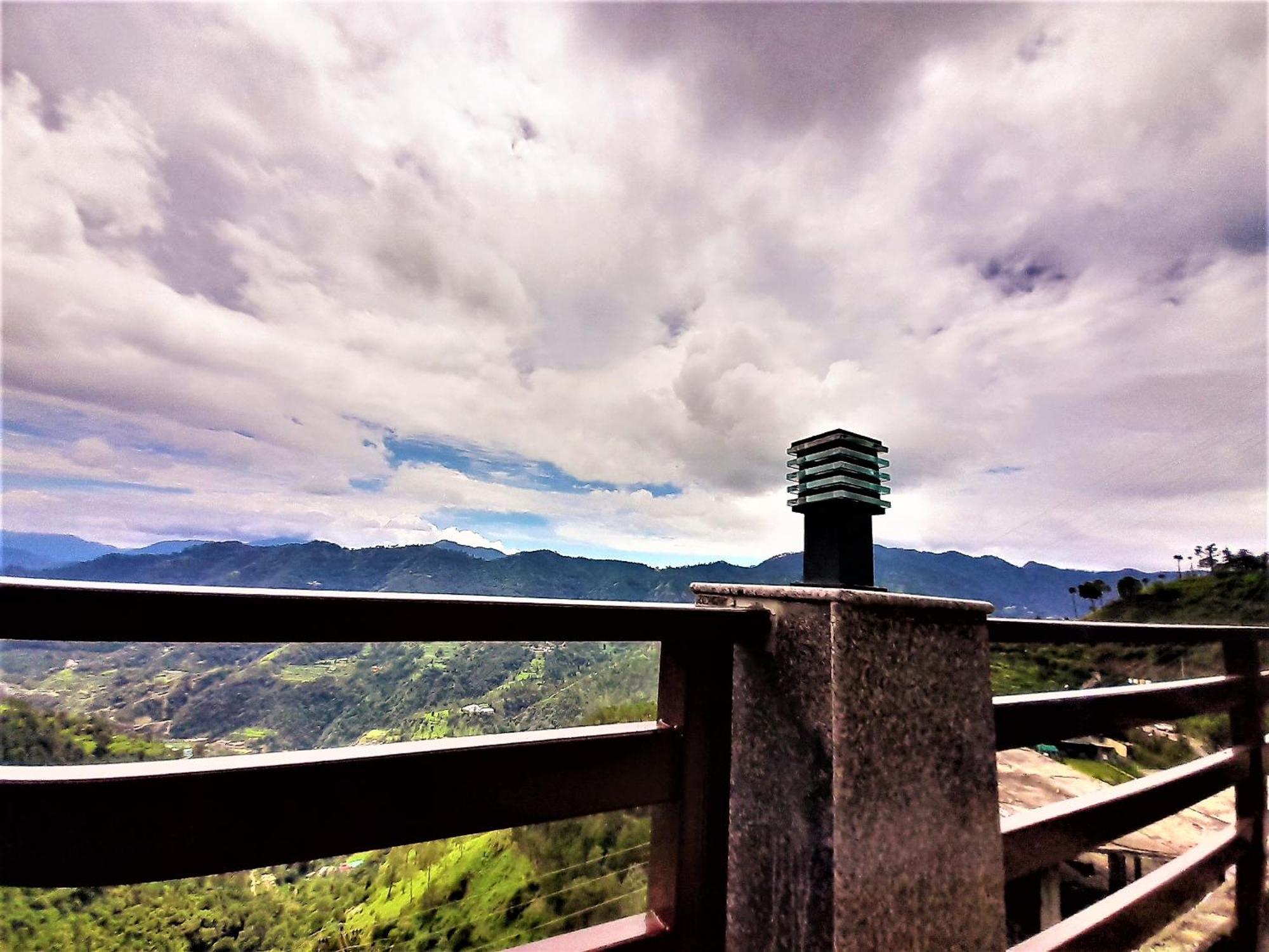 Apartamento Mountain And Peace Shimla Exterior foto